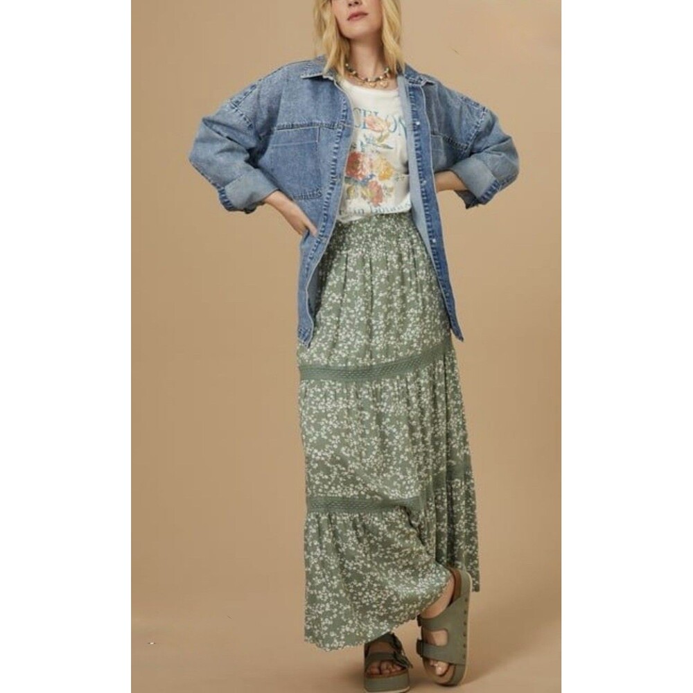 Altar’d State Tiered Maxi Floral Skirt Size XL Green And White